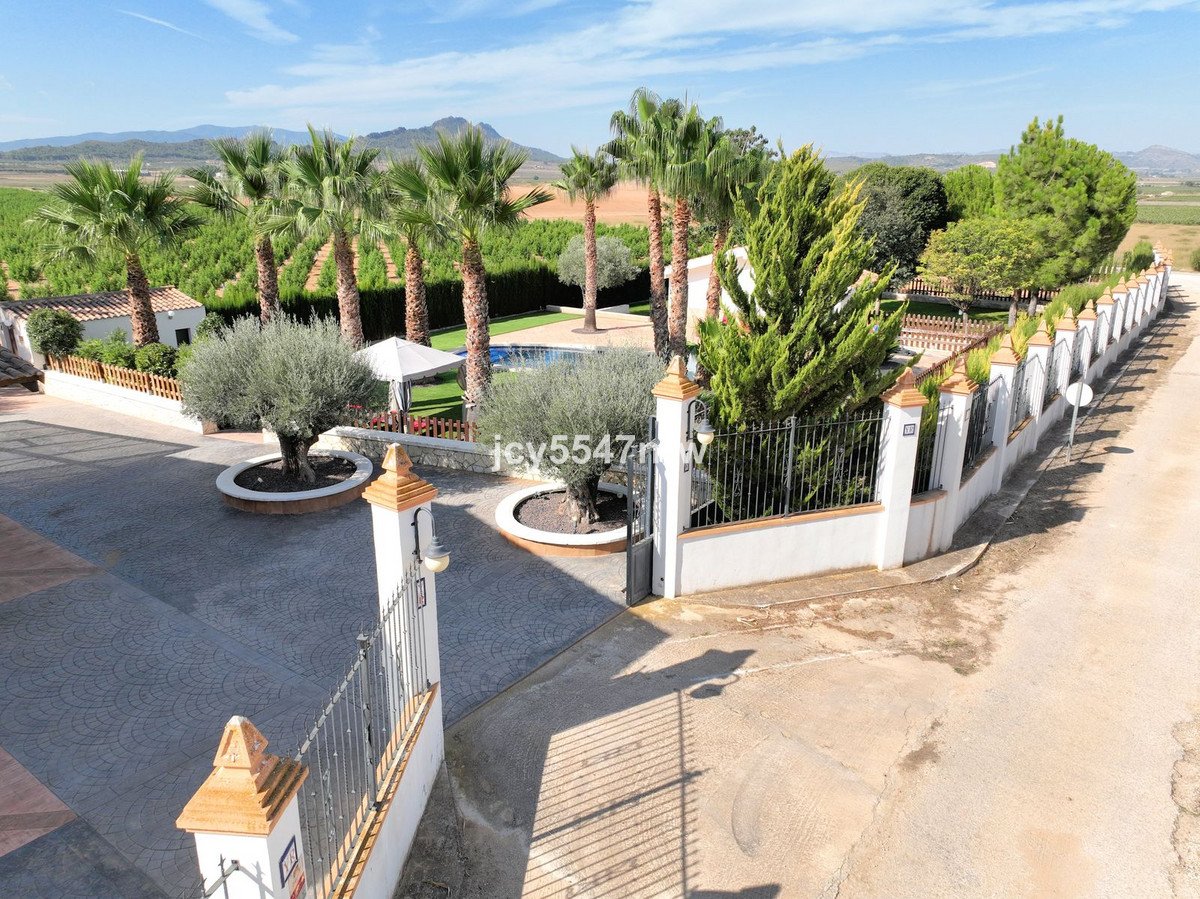 4 Bed Finca - Cortijo in Yecla