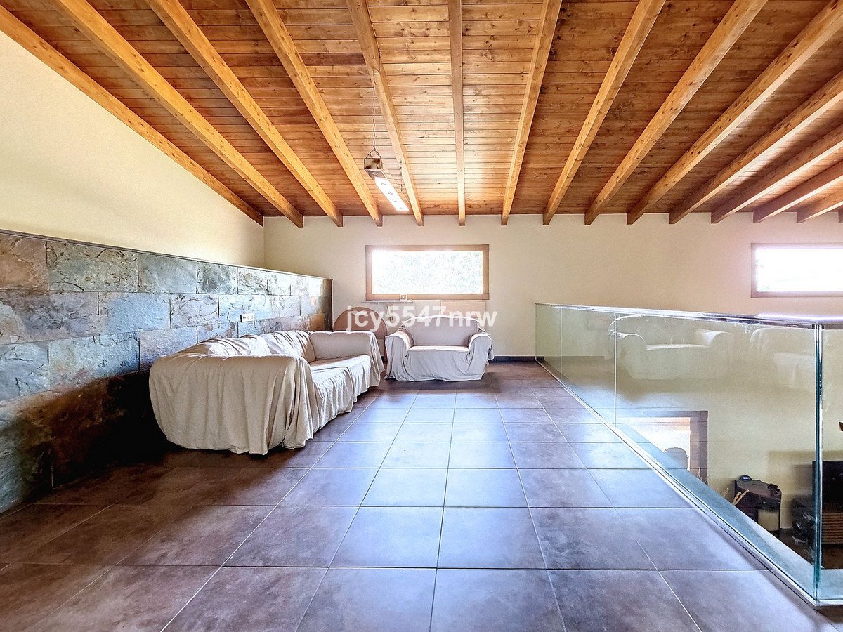 4 Bed Finca - Cortijo in Yecla