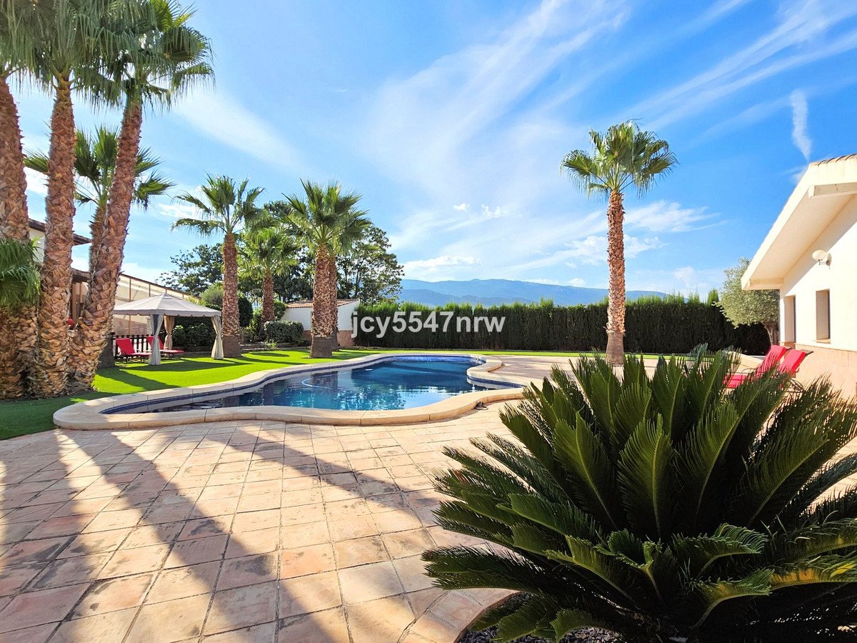 4 Bed Finca - Cortijo in Yecla