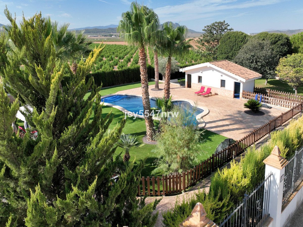 4 Bed Finca - Cortijo in Yecla