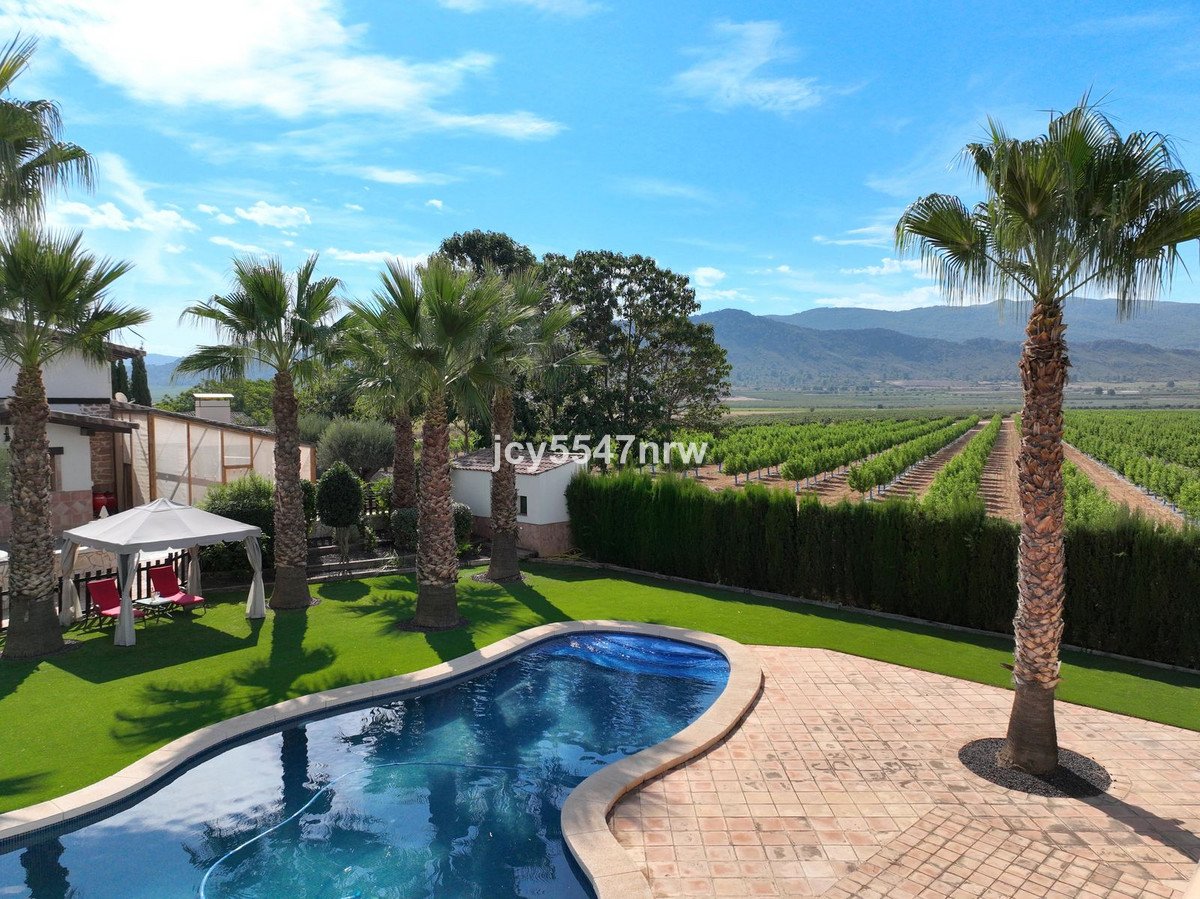 4 Bed Finca - Cortijo in Yecla