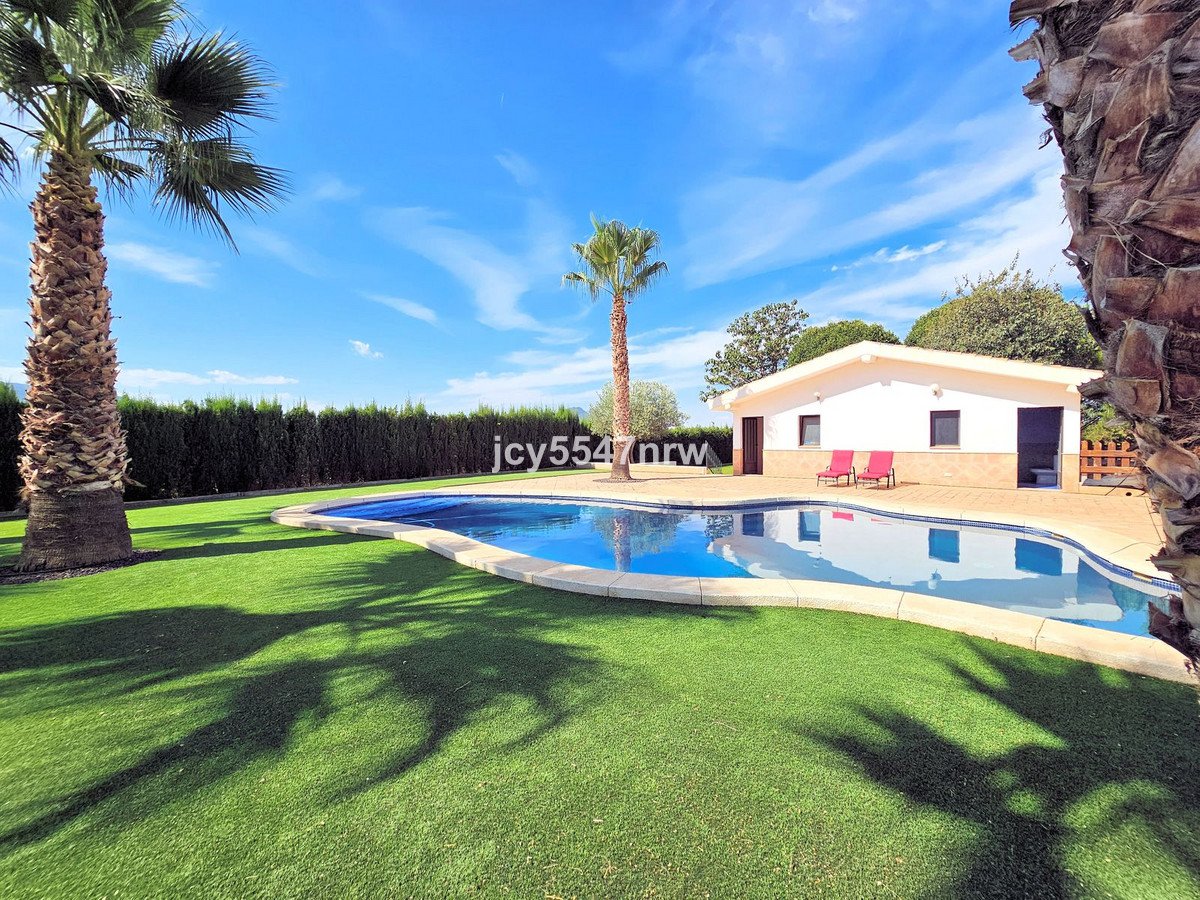 4 Bed Finca - Cortijo in Yecla