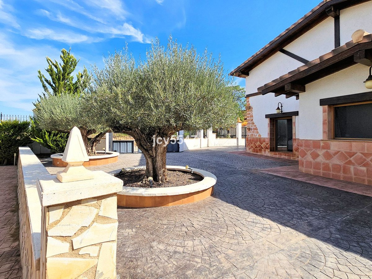 4 Bed Finca - Cortijo in Yecla