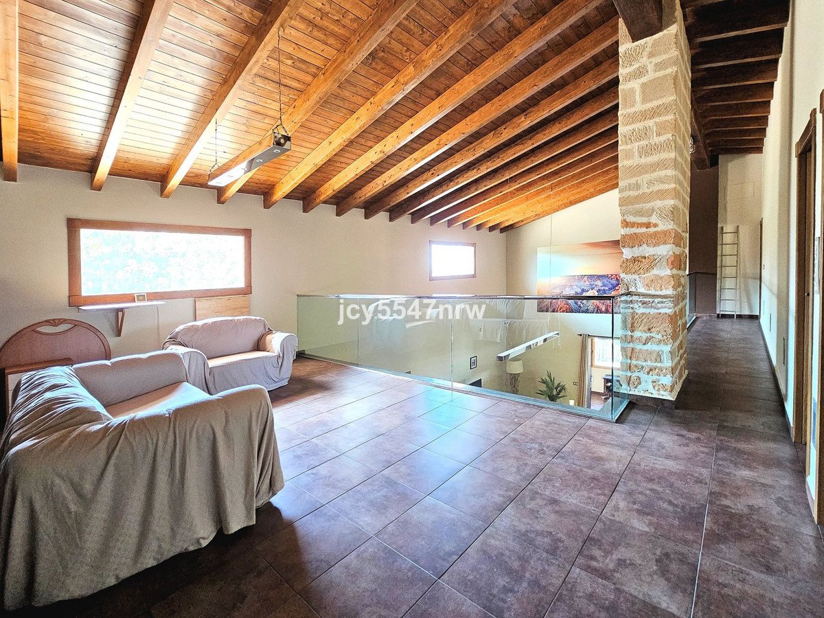 4 Bed Finca - Cortijo in Yecla