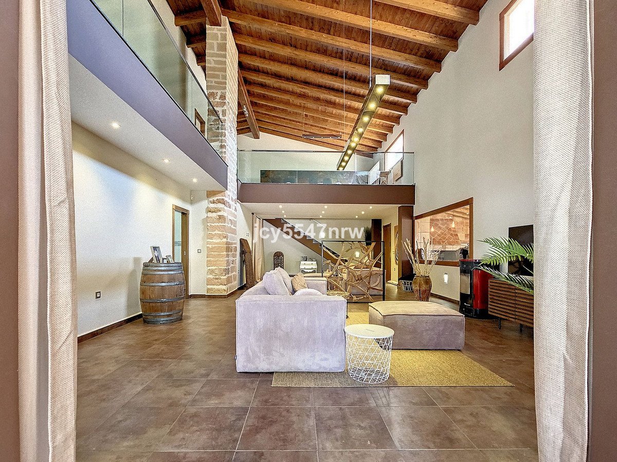 4 Bed Finca - Cortijo in Yecla
