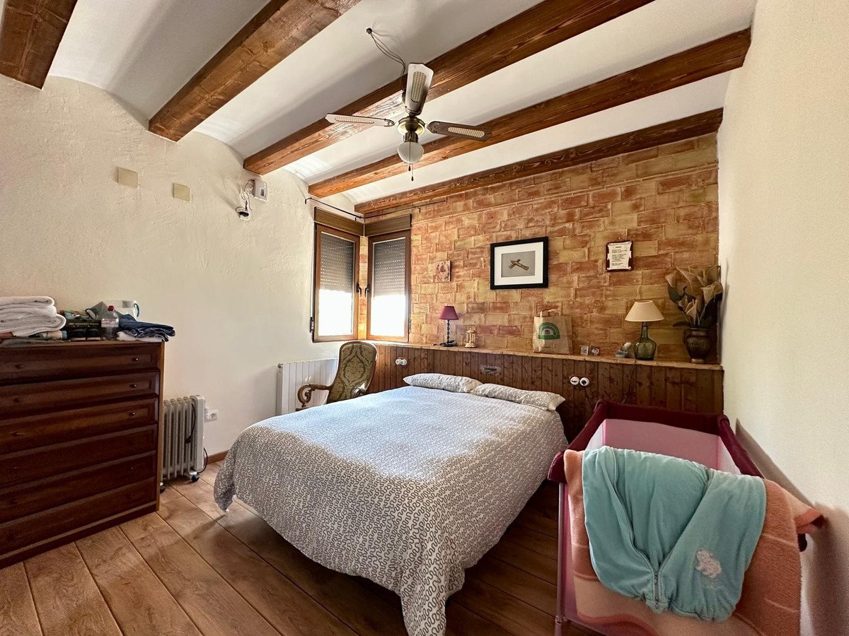 8 Bed Detached Villa in Yecla