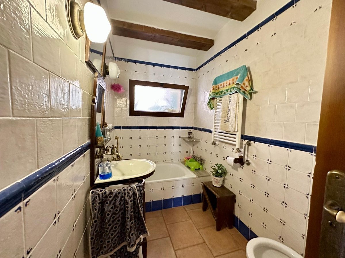 8 Bed Detached Villa in Yecla