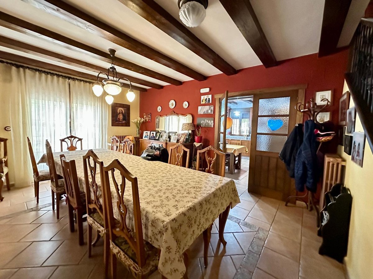 8 Bed Detached Villa in Yecla