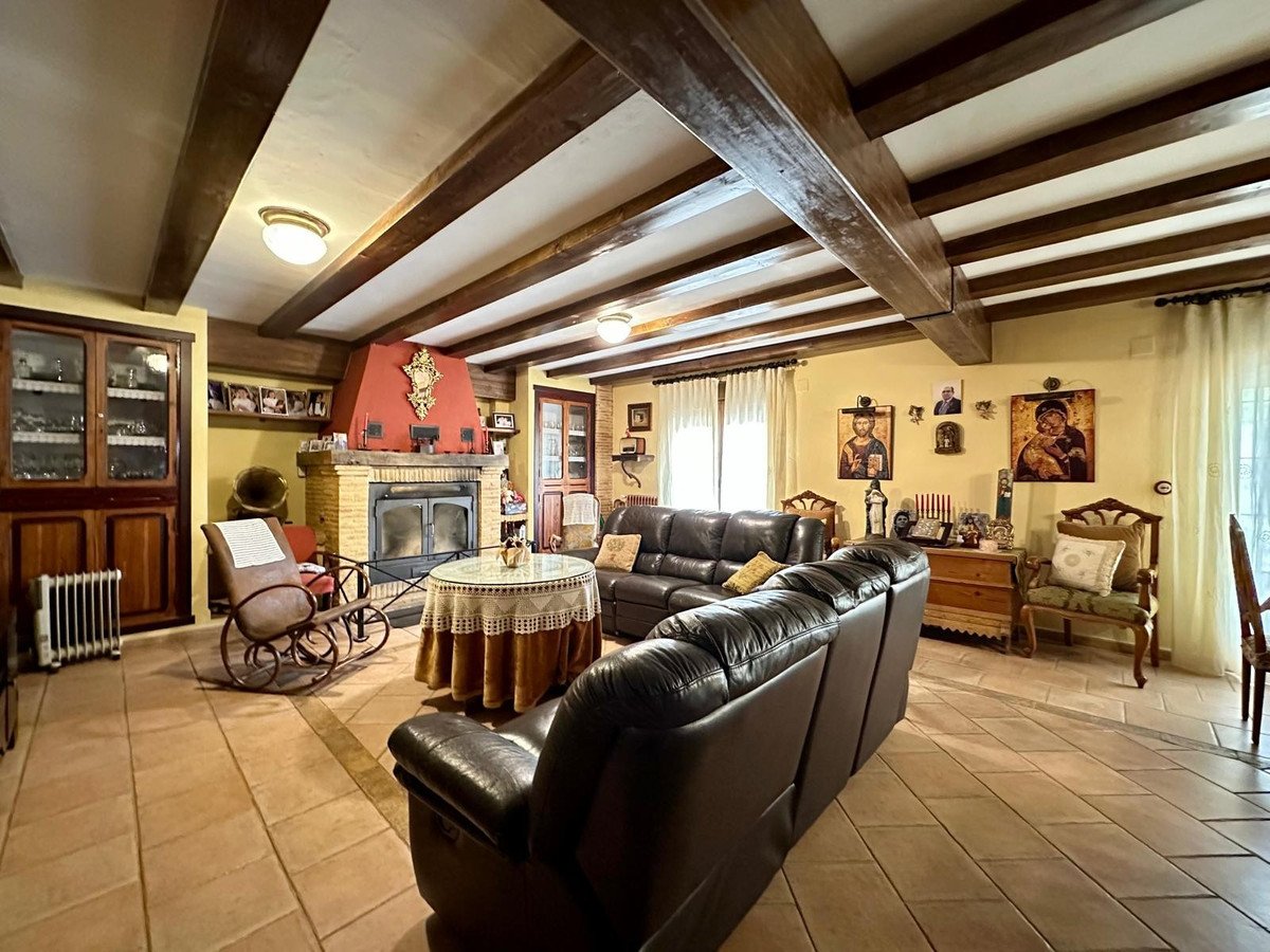 8 Bed Detached Villa in Yecla