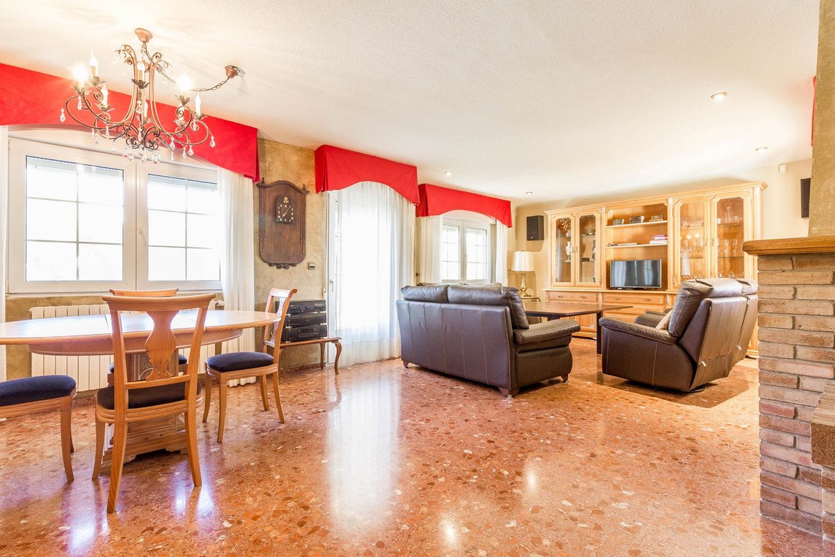 7 Bed Detached Villa in Yecla