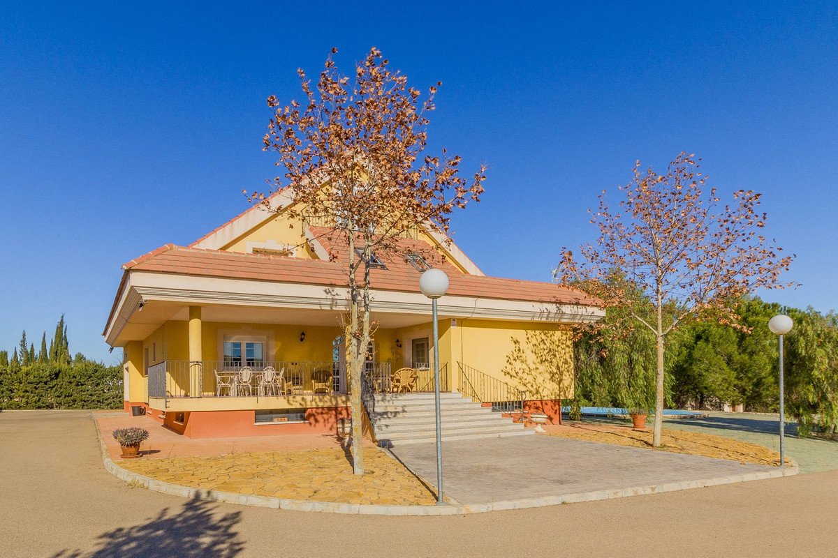 7 Bed Detached Villa in Yecla