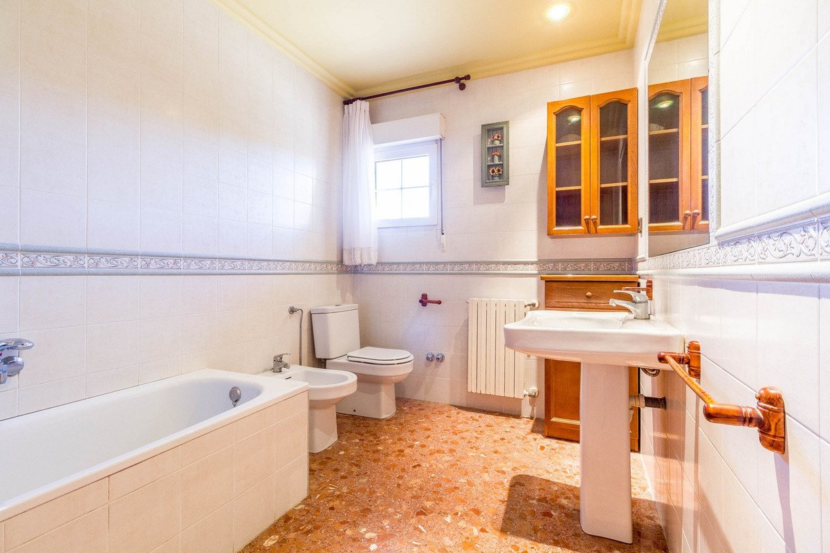 7 Bed Detached Villa in Yecla