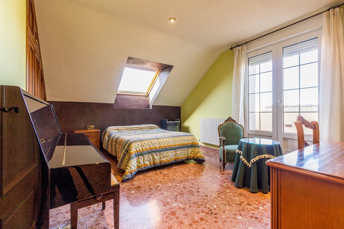 7 Bed Detached Villa in Yecla