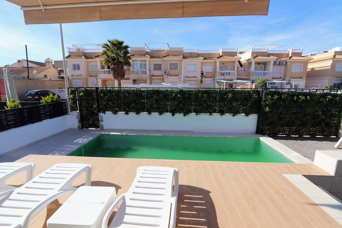 4 Bed Detached Villa in Los Alcazares