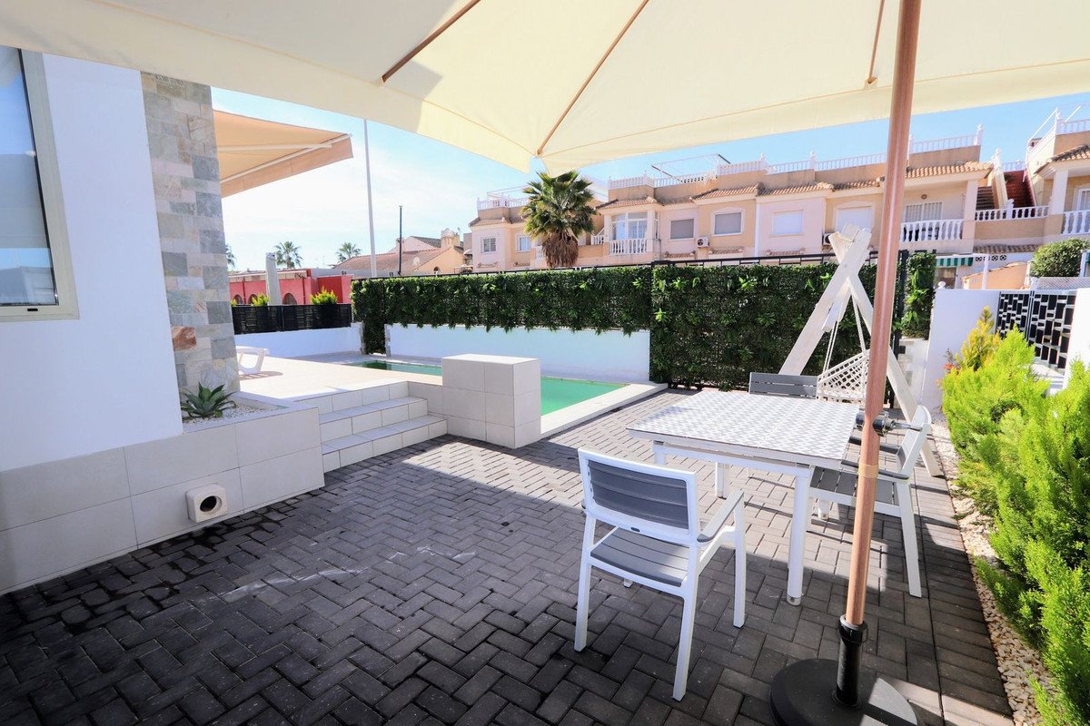 4 Bed Detached Villa in Los Alcazares