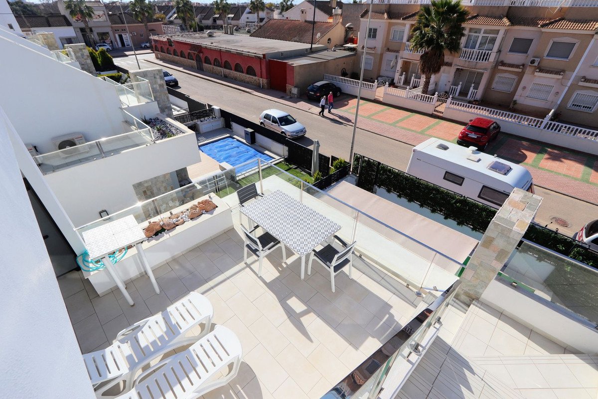 4 Bed Detached Villa in Los Alcazares