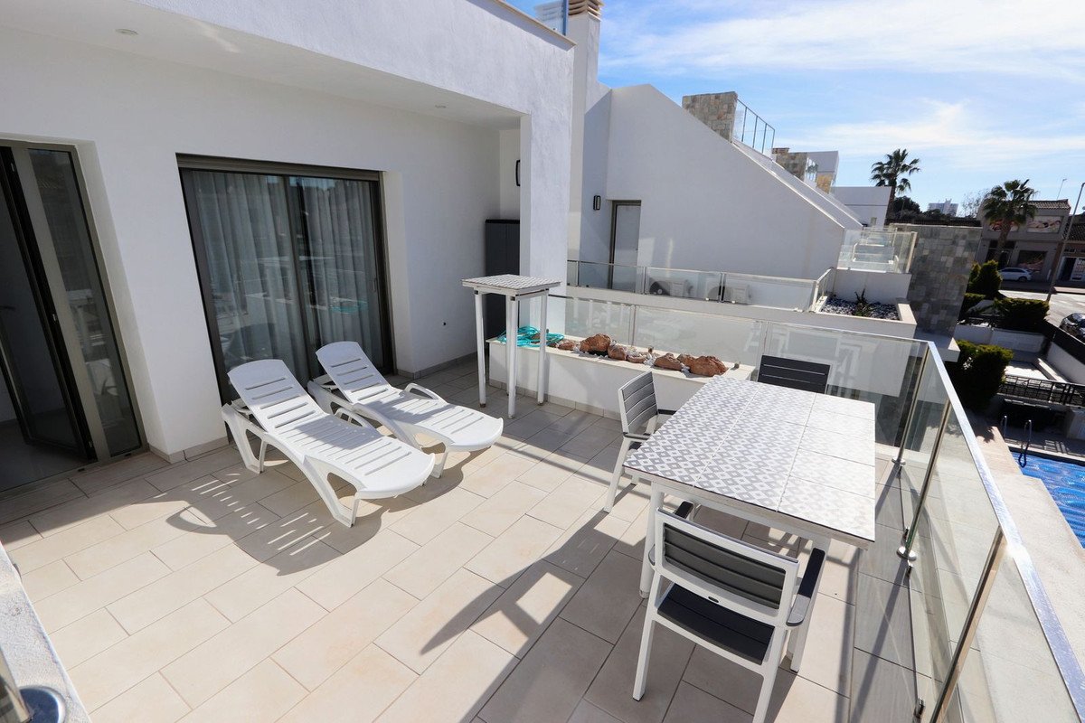 4 Bed Detached Villa in Los Alcazares