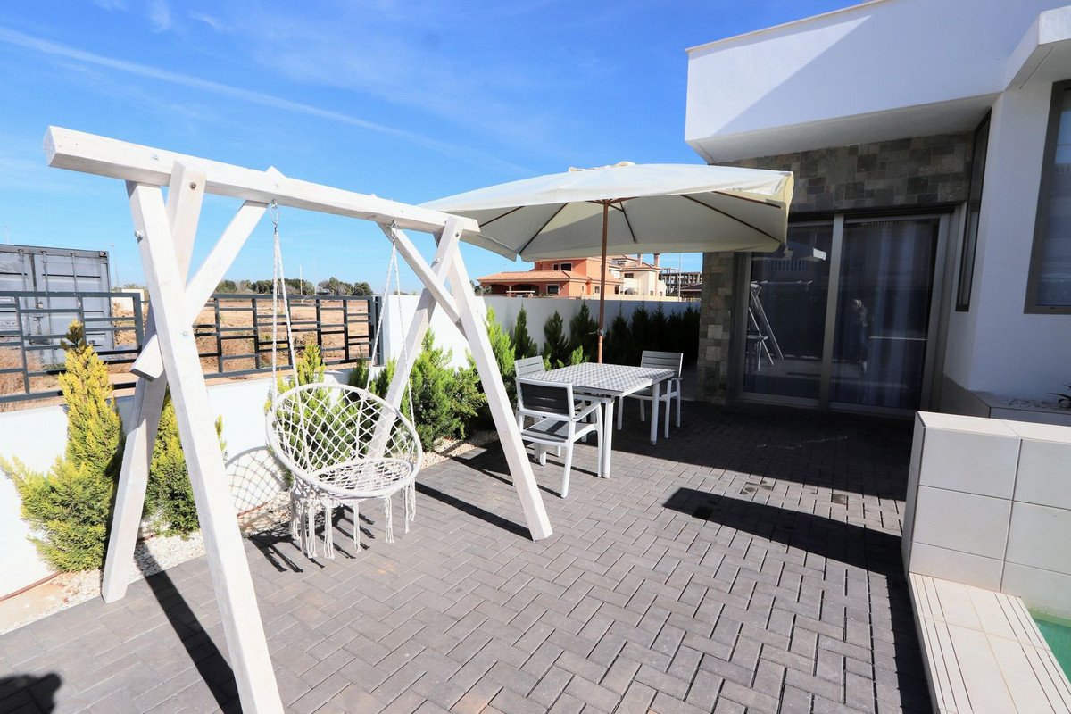 4 Bed Detached Villa in Los Alcazares