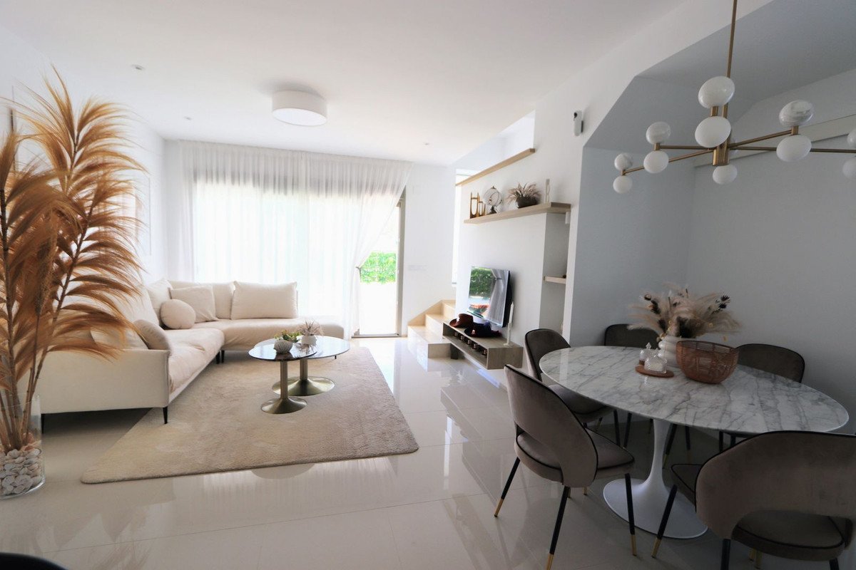 4 Bed Detached Villa in Los Alcazares