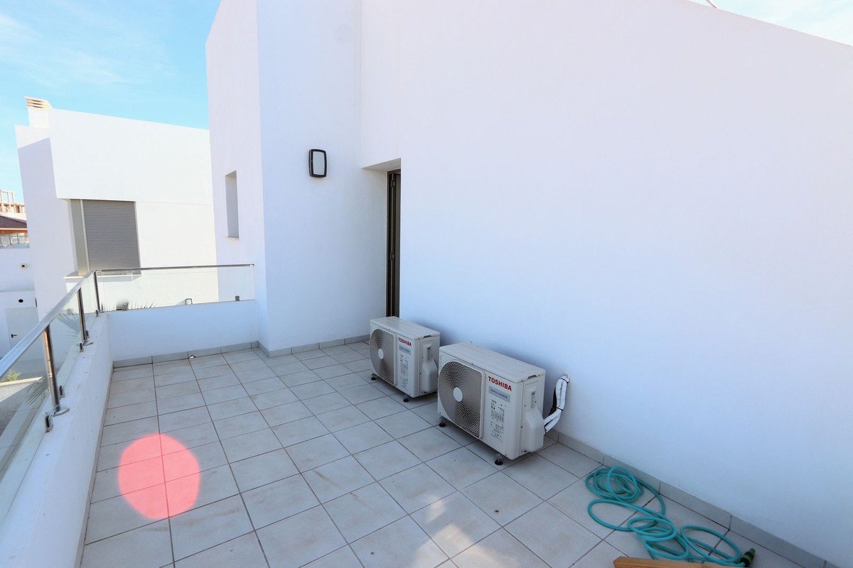 4 Bed Detached Villa in Los Alcazares