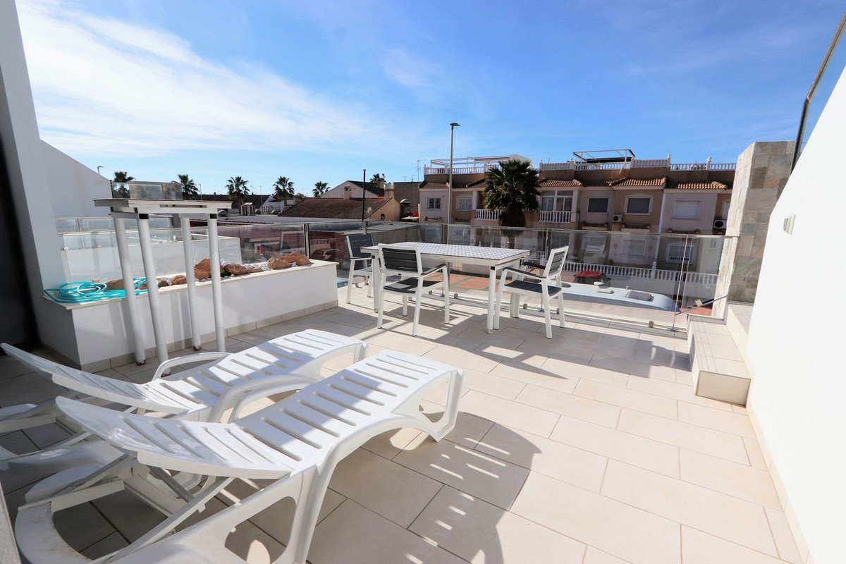 4 Bed Detached Villa in Los Alcazares