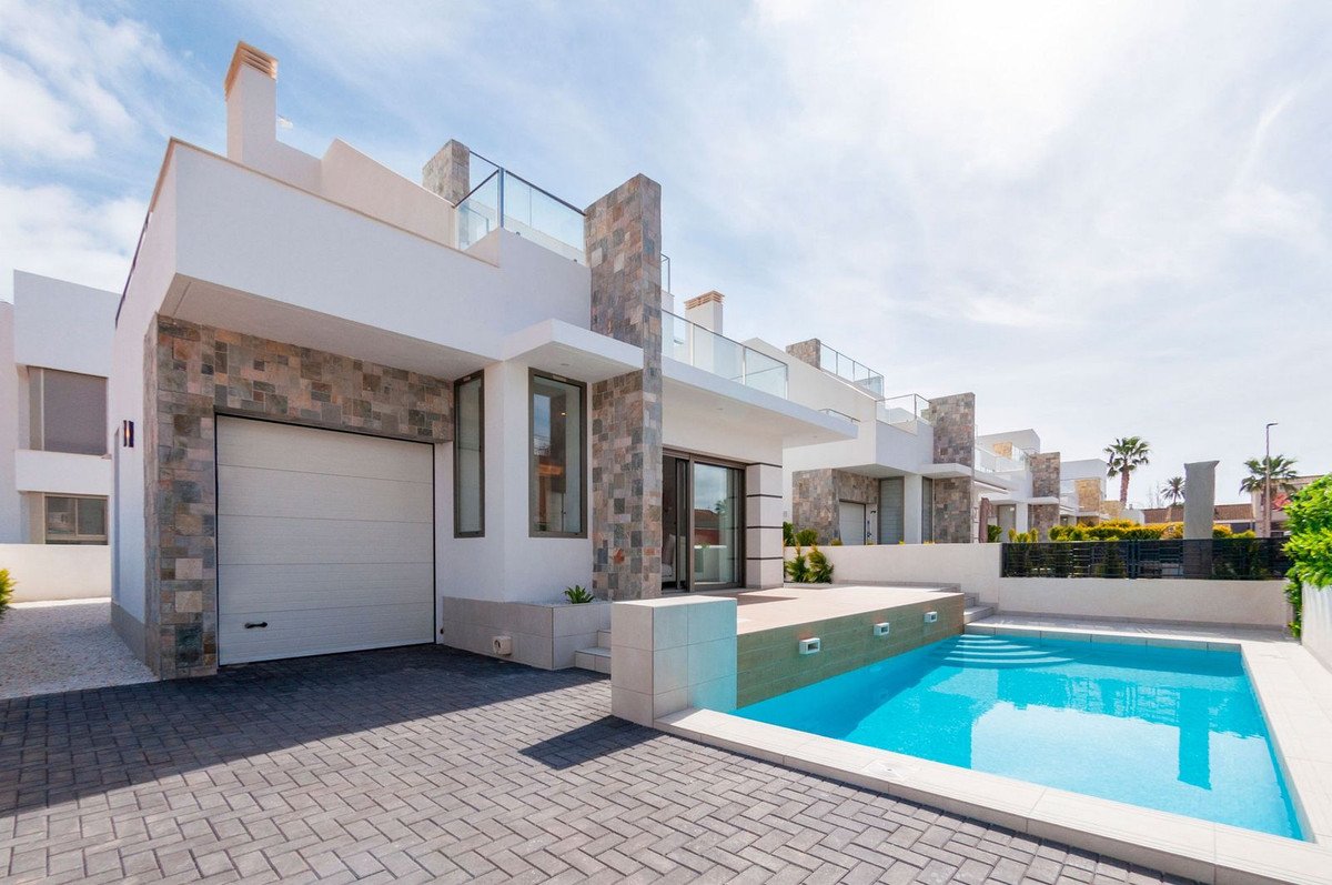 4 Bed Detached Villa in Los Alcazares