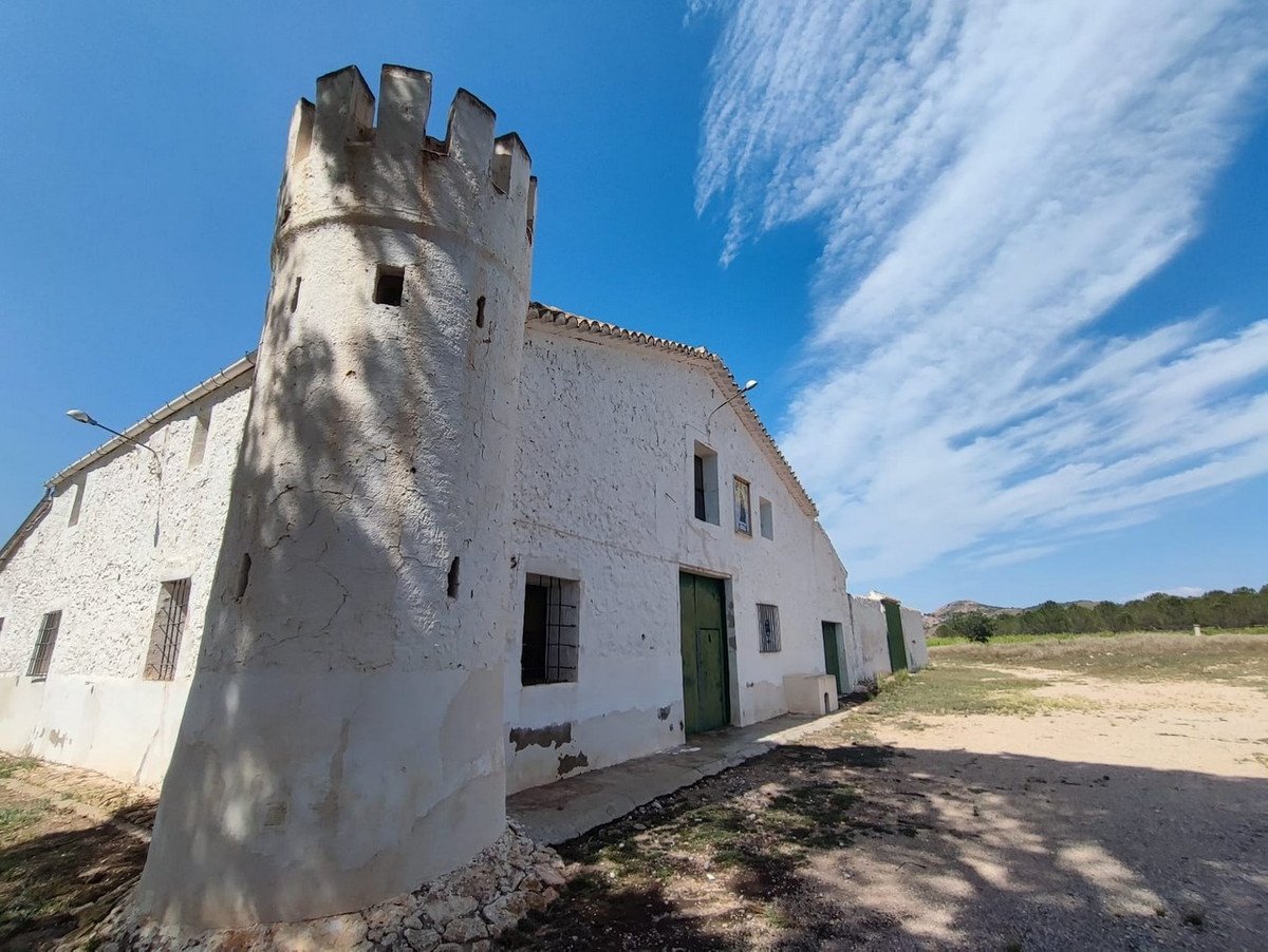 10 Bed Finca - Cortijo in Yecla