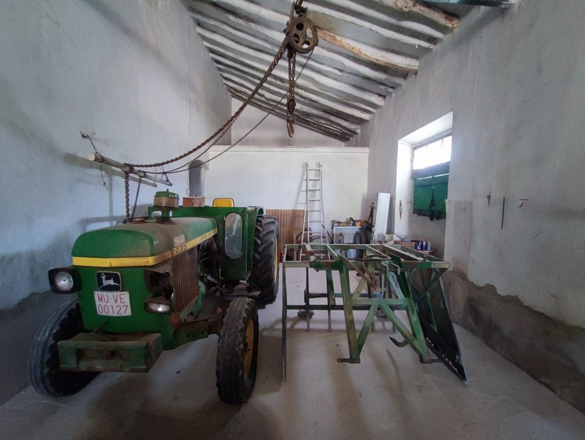 10 Bed Finca - Cortijo in Yecla