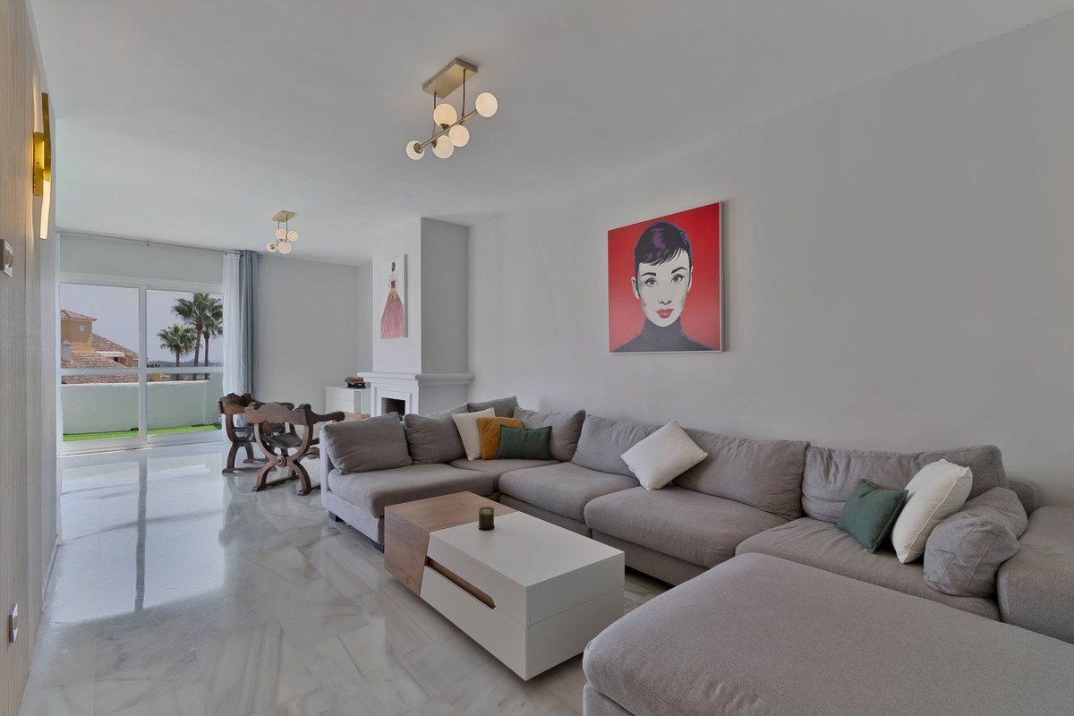 3 Bed Penthouse in Bel Air