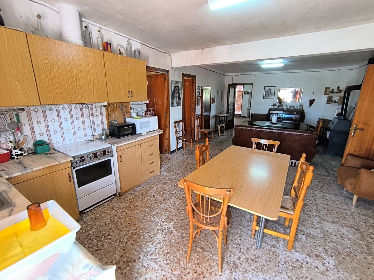 7 Bed Finca - Cortijo in Yecla