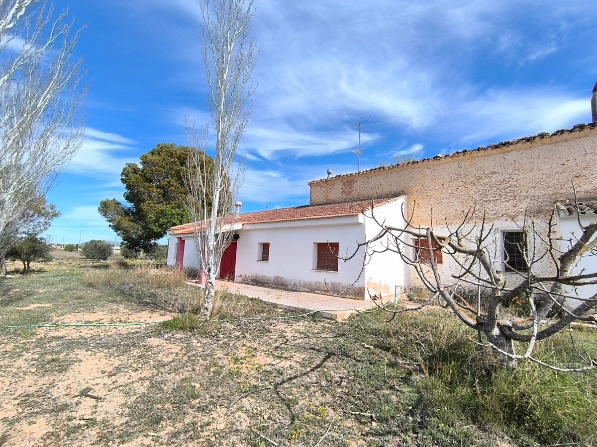 7 Bed Finca - Cortijo in Yecla