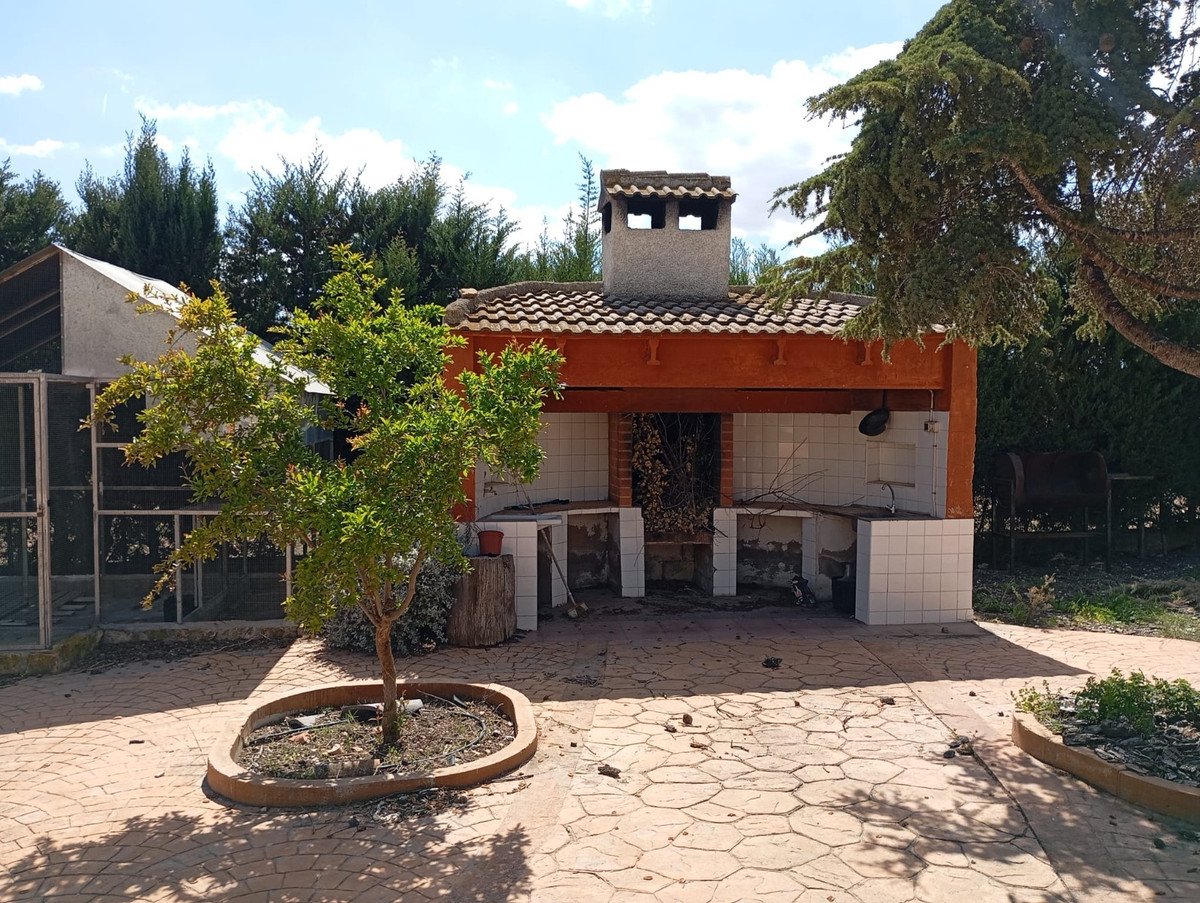 5 Bed Detached Villa in Yecla