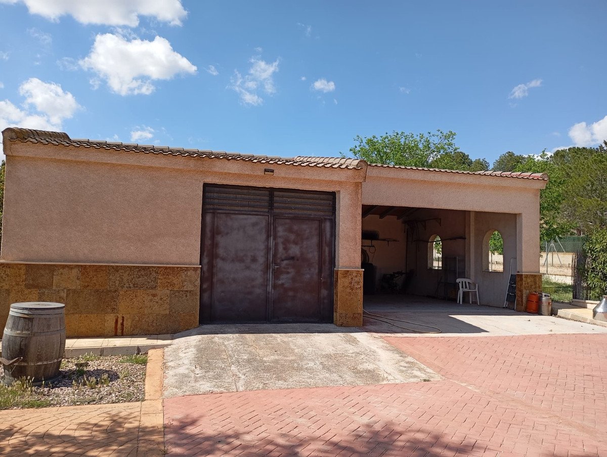5 Bed Detached Villa in Yecla