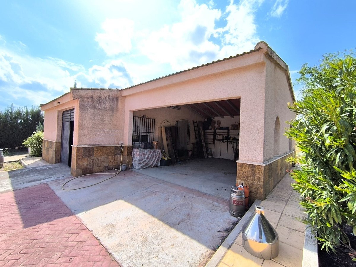 5 Bed Detached Villa in Yecla