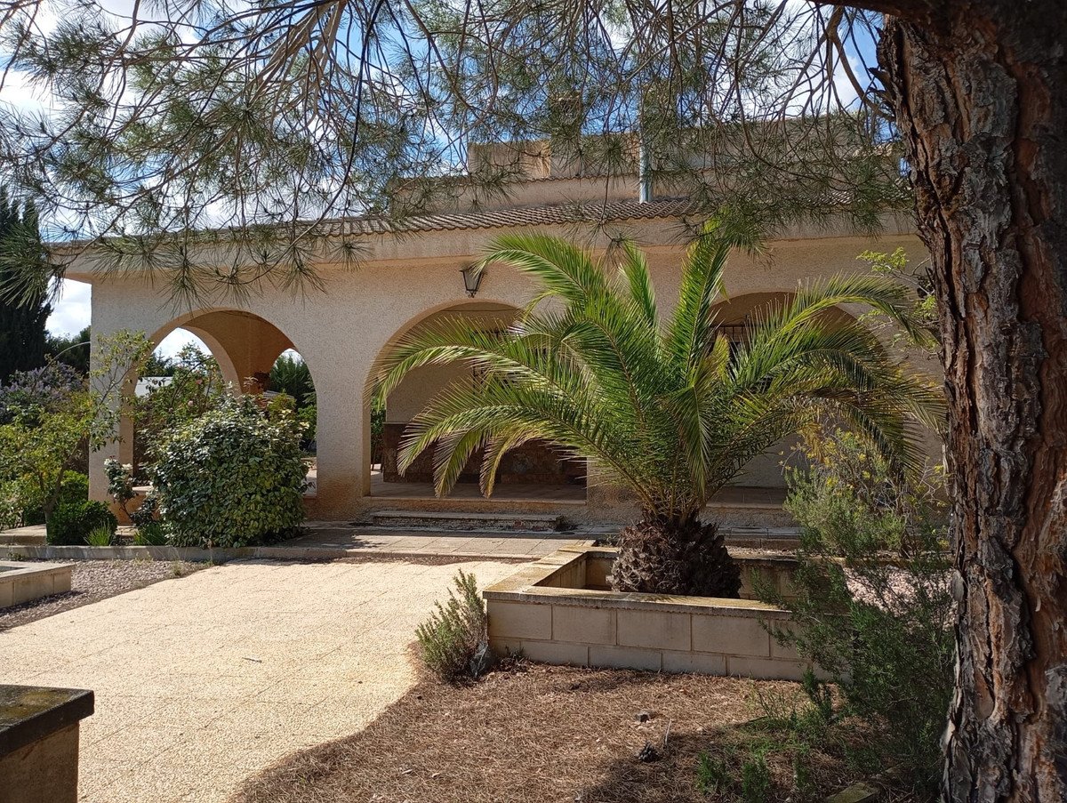 5 Bed Detached Villa in Yecla