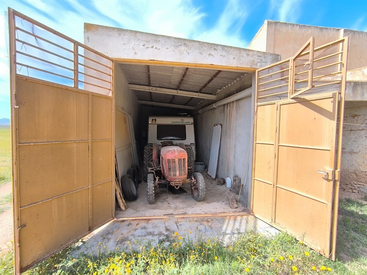 10 Bed Finca - Cortijo in Yecla