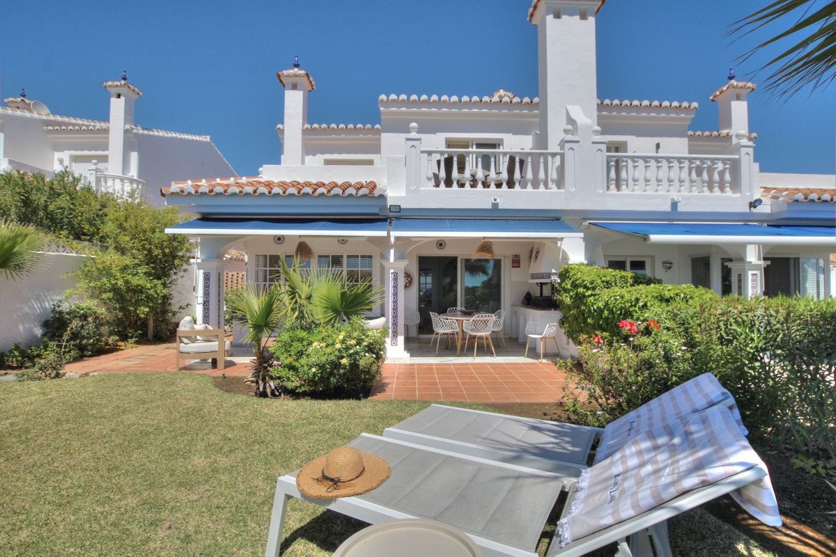 2 Bed Semi-Detached House in El Chaparral