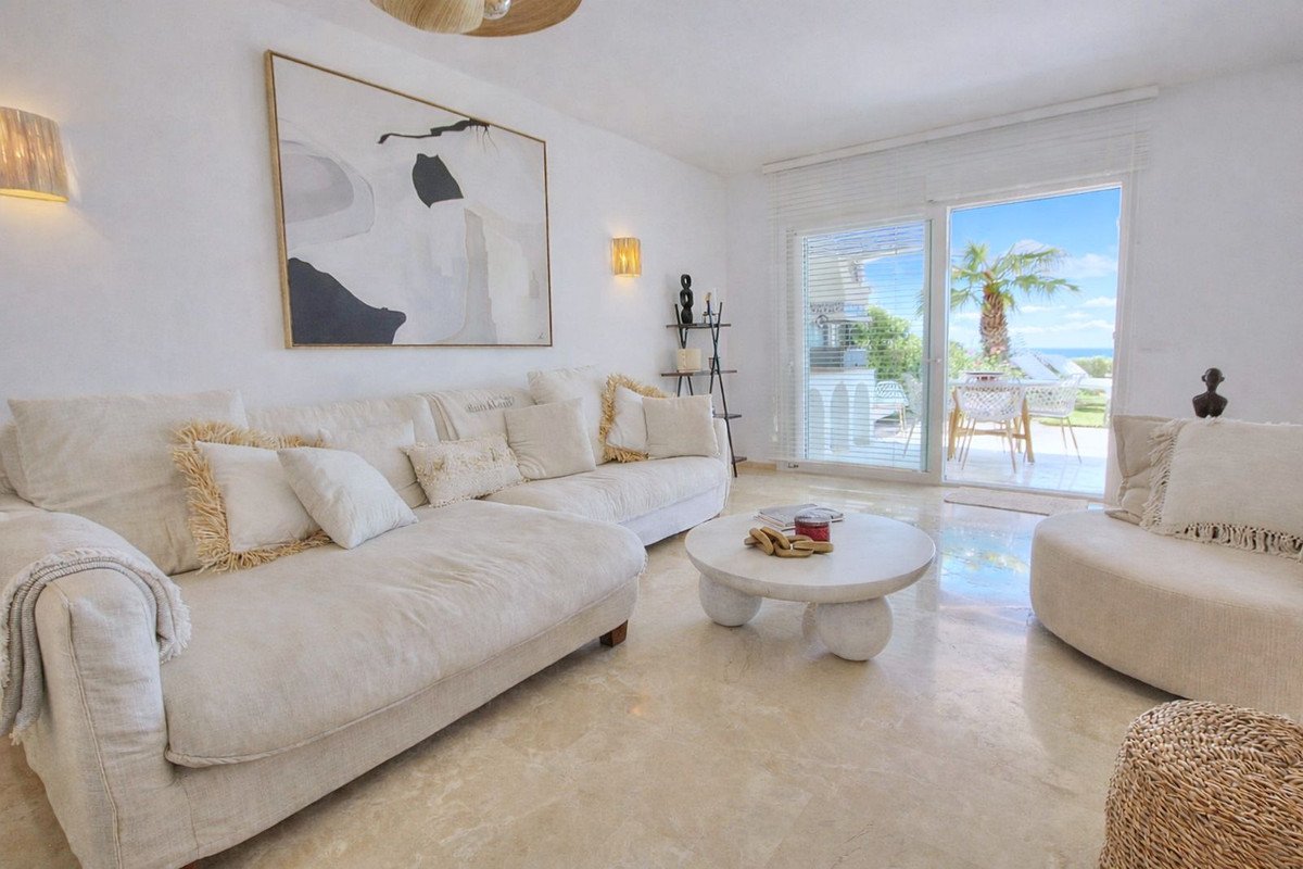 2 Bed Semi-Detached House in El Chaparral