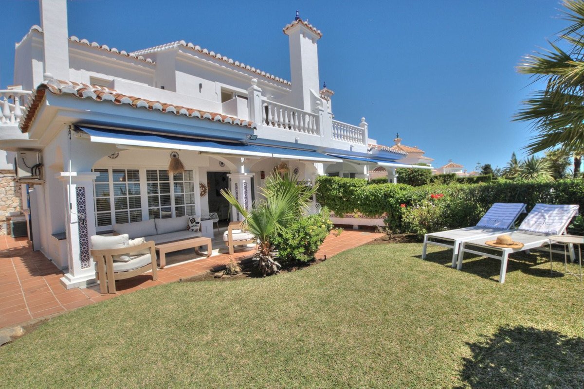 2 Bed Semi-Detached House in El Chaparral