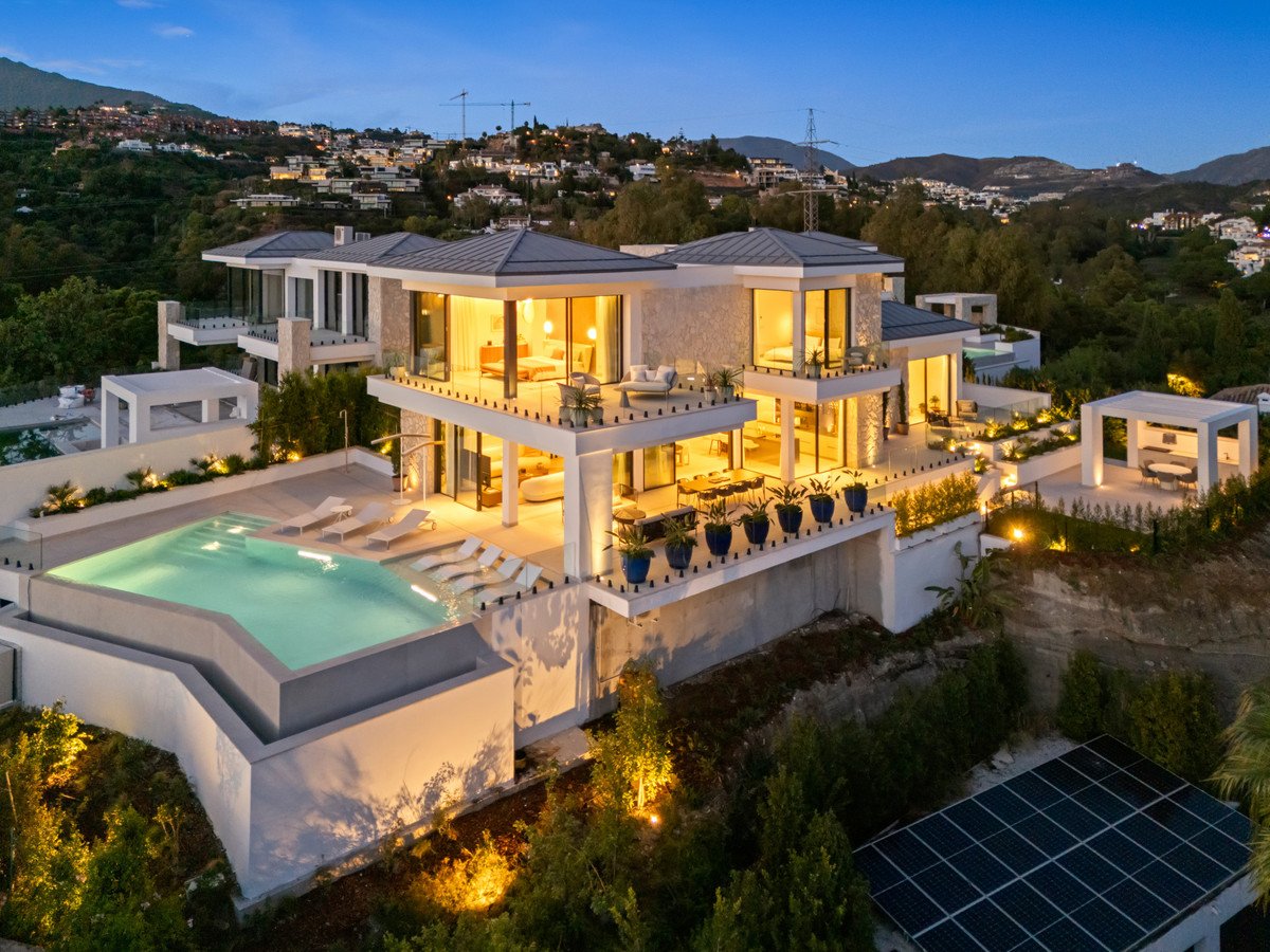 5 Bed Detached Villa in Benahavís