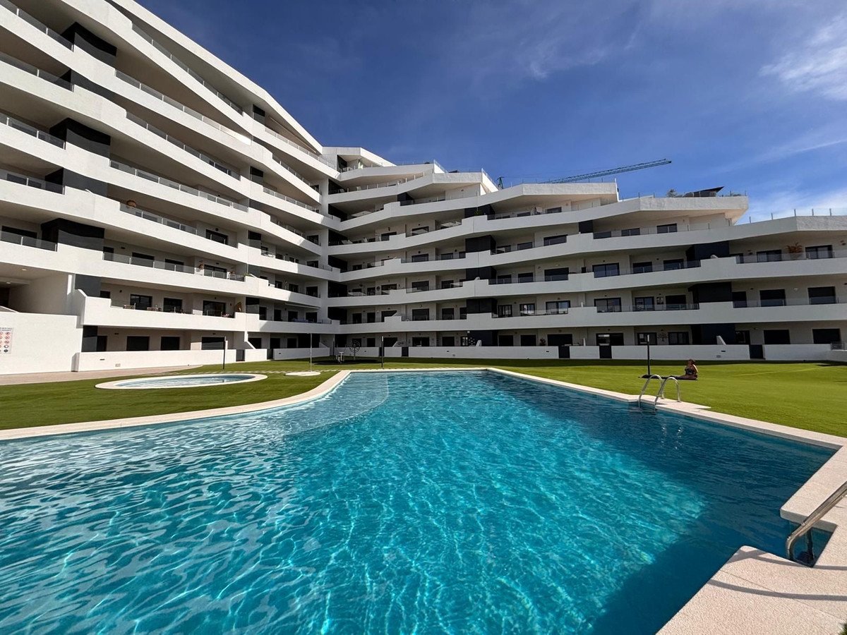 2 Bed Middle Floor Apartment in San Miguel