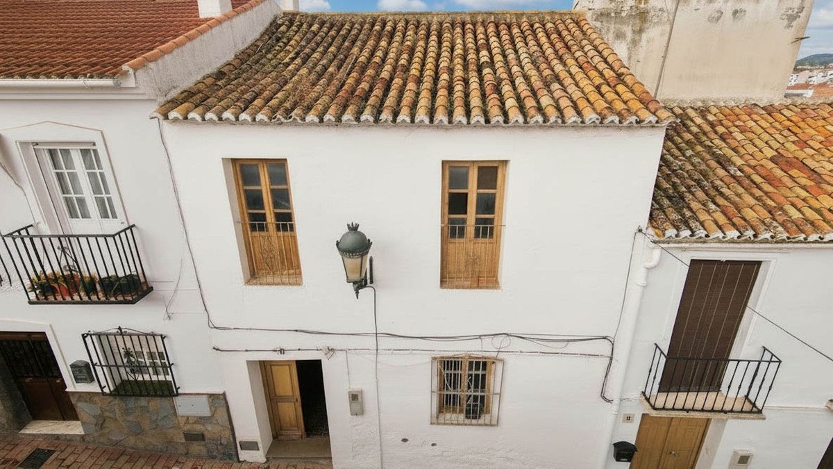 4 Bed Townhouse in Colmenar
