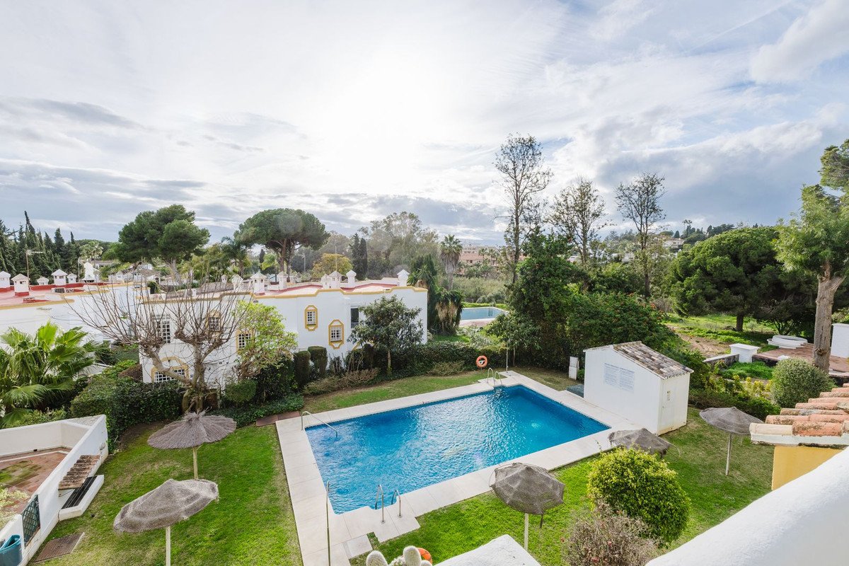 2 Bed Middle Floor Apartment in Artola