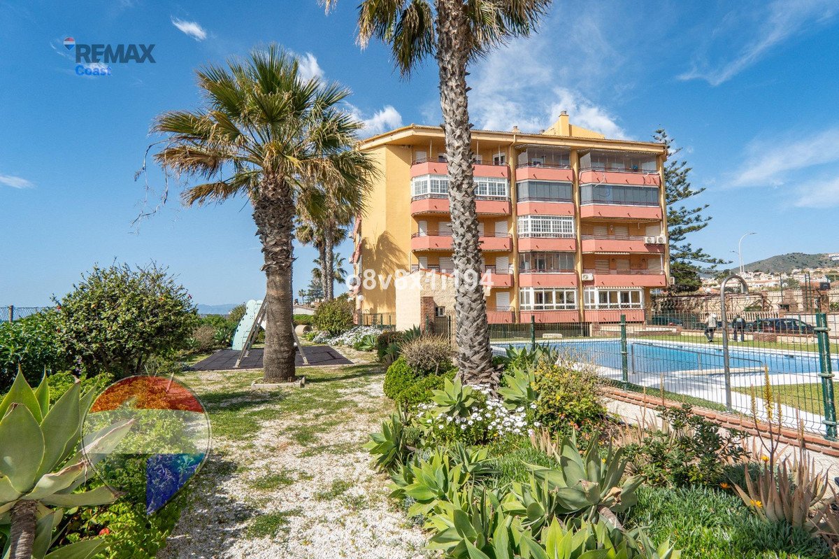 2 Bed Middle Floor Apartment in Rincón de la Victoria