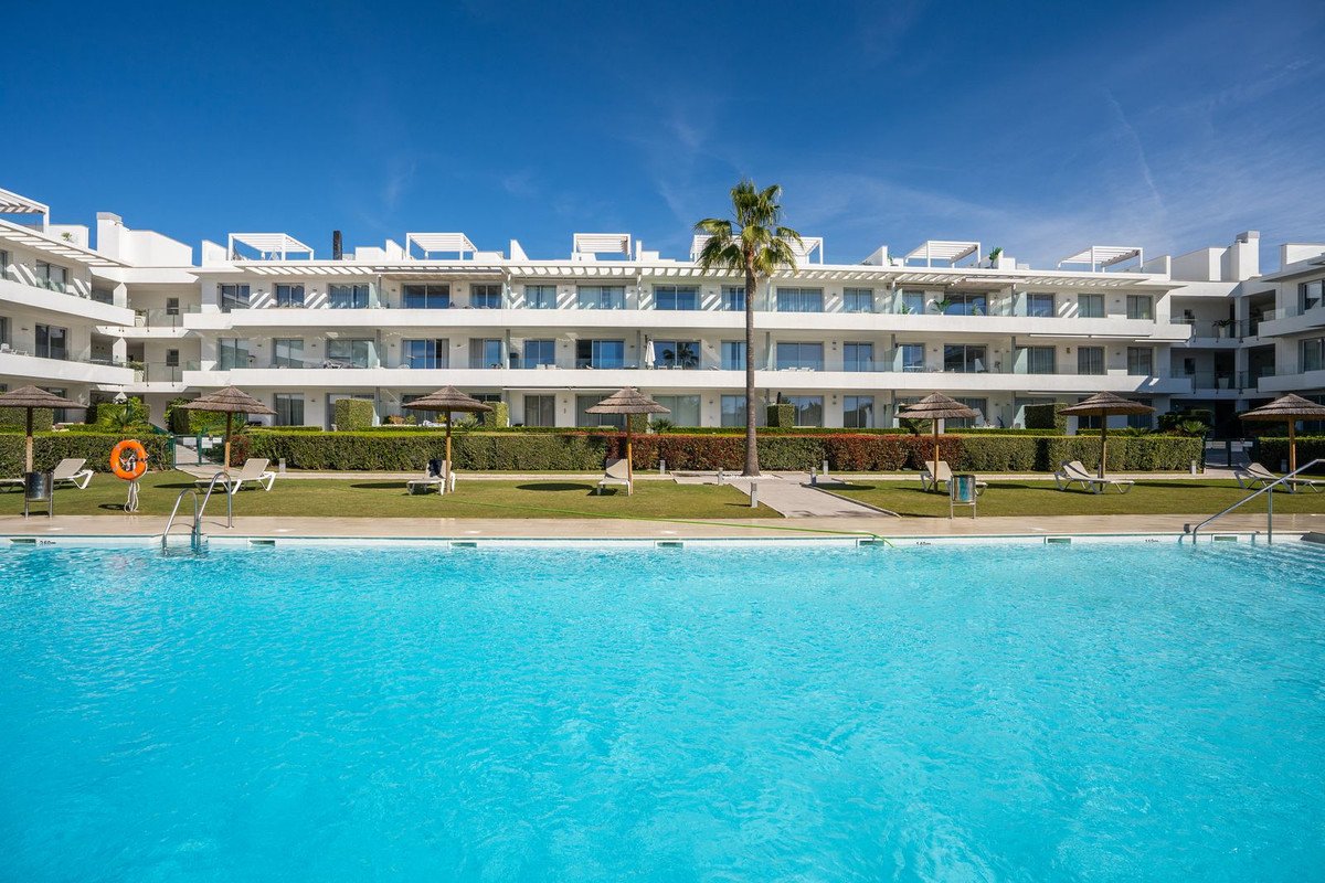 3 Bed Middle Floor Apartment in Bel Air