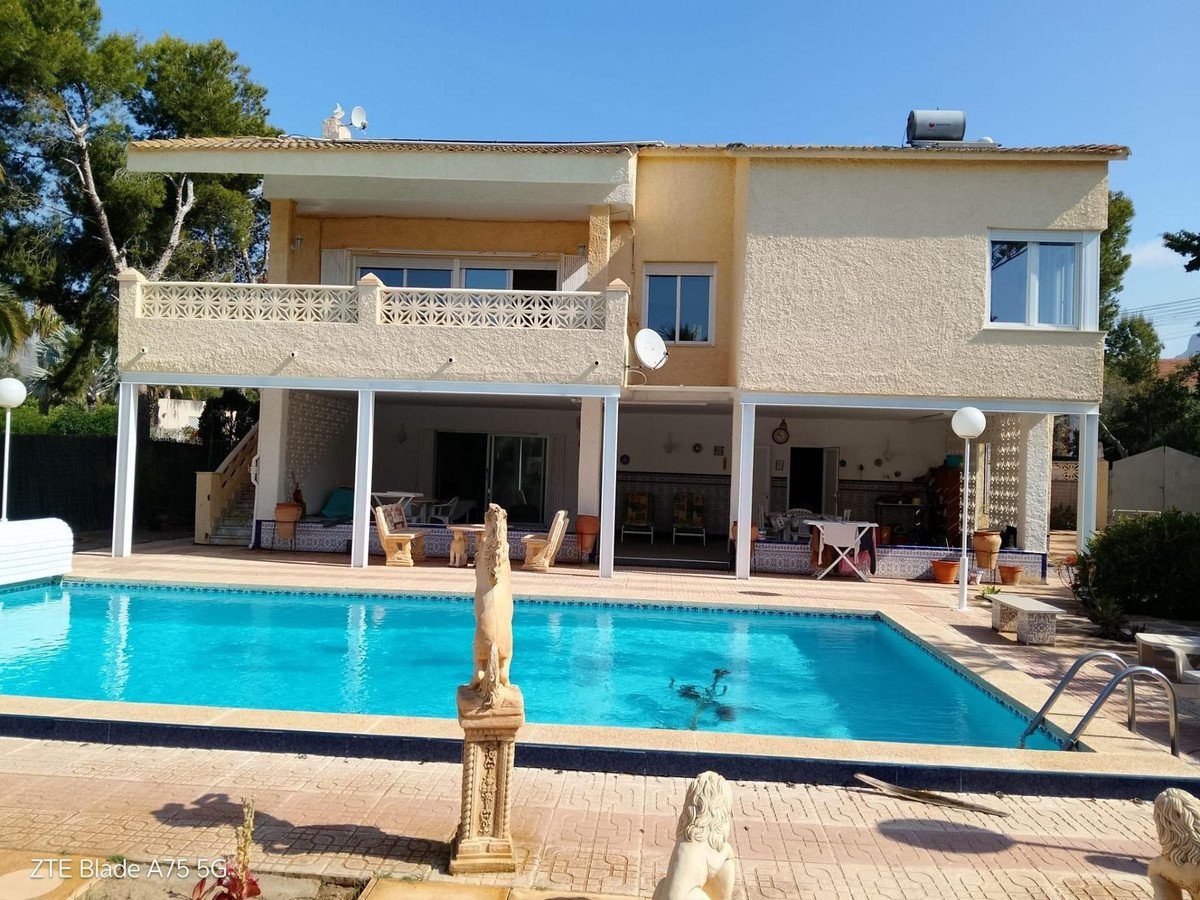 4 Bed Detached Villa in La Azohia