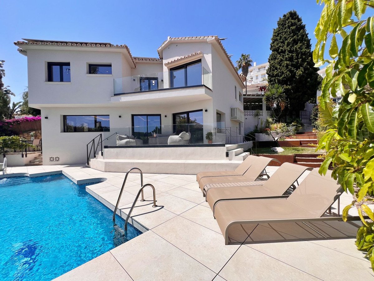 5 Bed Detached Villa in Riviera del Sol