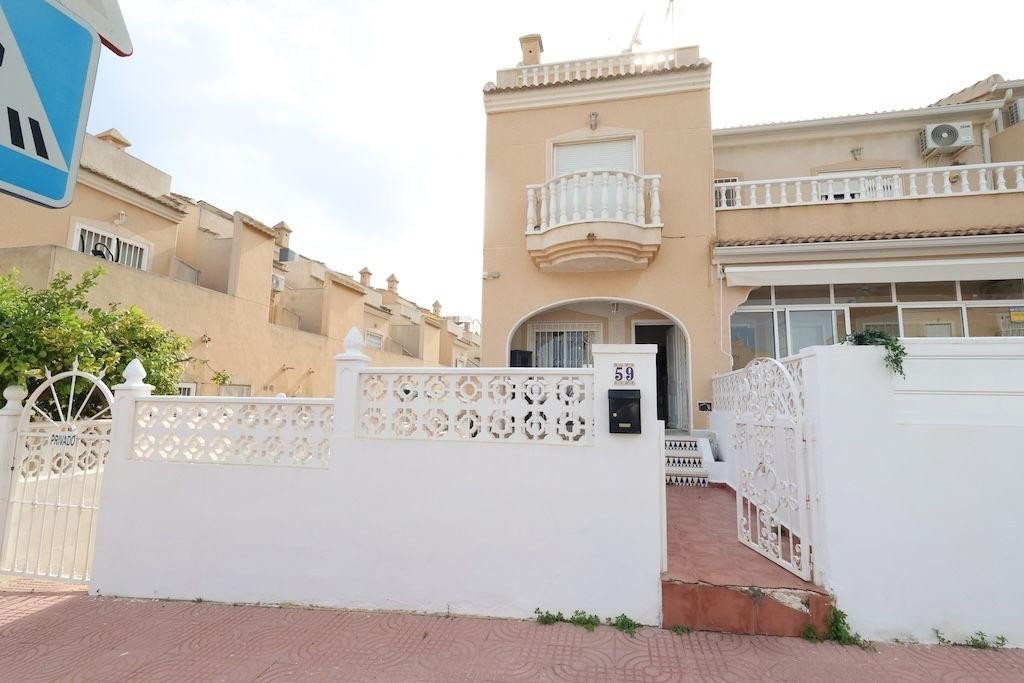 2 Bed Duplex in Dona Pepa