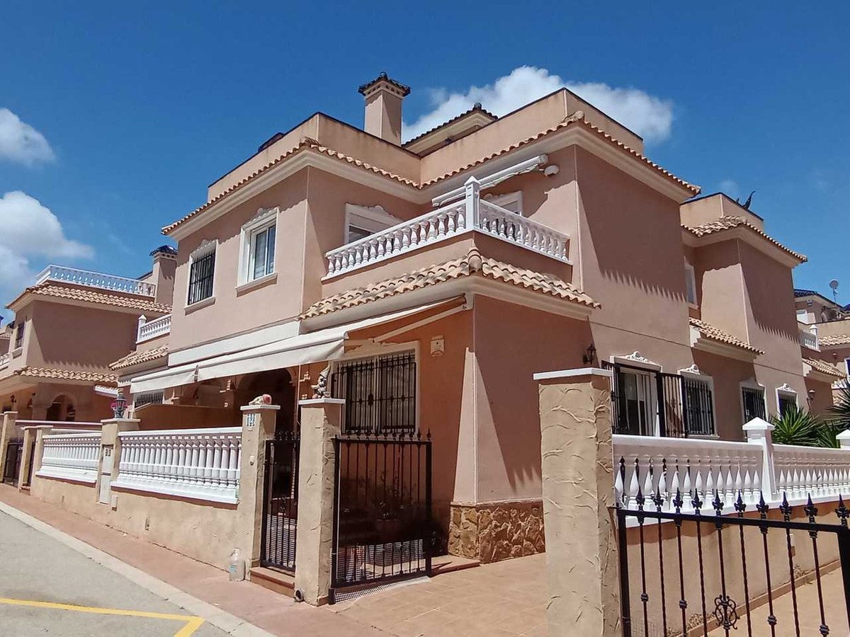 3 Bed Townhouse in Los Dolses