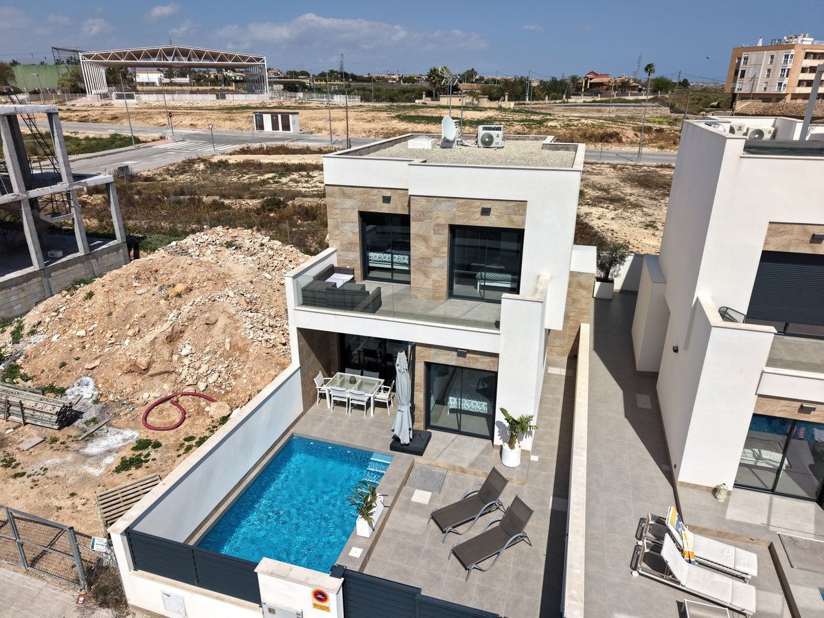 3 Bed Detached Villa in Los Montesinos